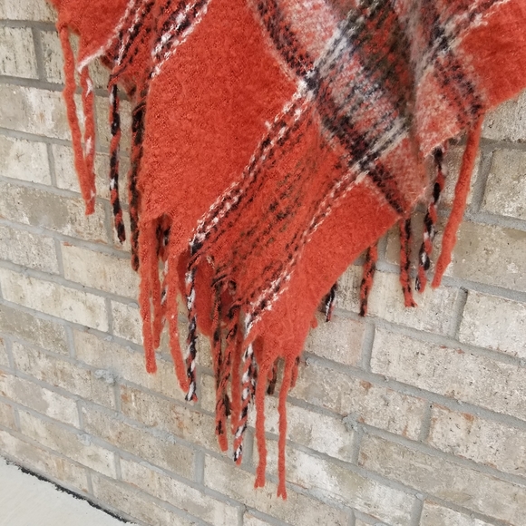 Orange Black White Soft Plaid Poncho Sweater Oklahoma State Cowboys Wrap OSFM - Picture 6 of 8